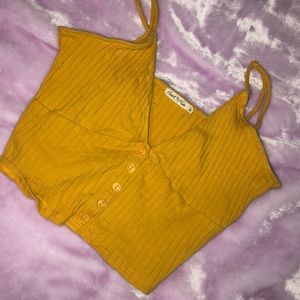 Yellow crop top!💛
